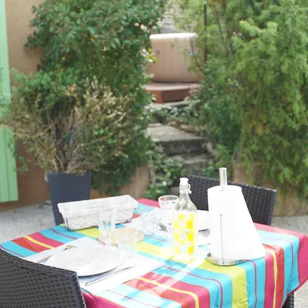 Lou Pichoun Au Coeur D'un Village Provencal *